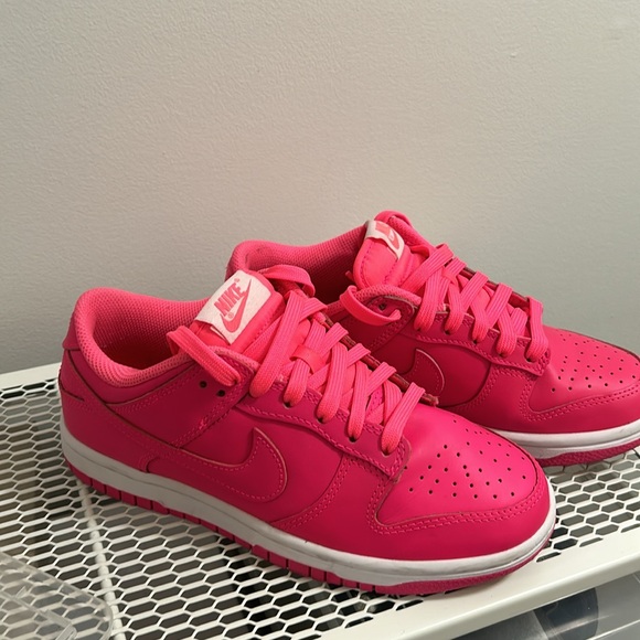 Nike Dunk Lows Hyper Pink size 6. - Picture 2 of 4